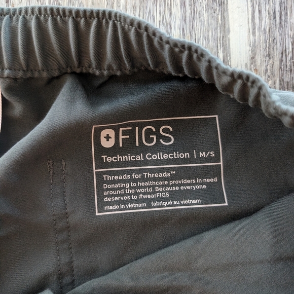FIGS Cairo Cargo Scrub Pant Green Mens Medium (Short) - Picture 9 of 10